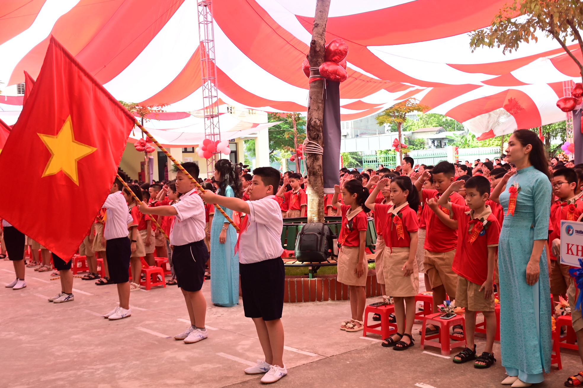 Trường Tiểu học Quang Trung gửi thư cảm ơn Công an phường Vạn Mỹ